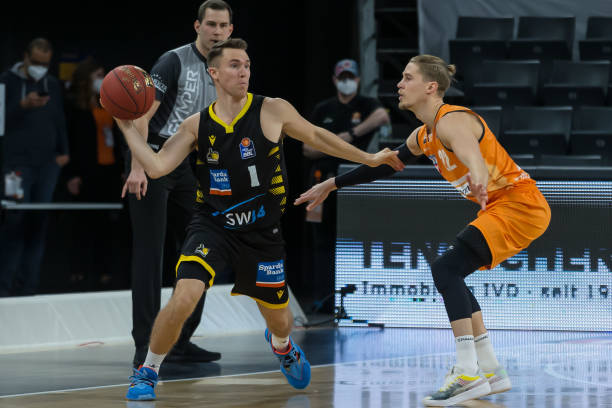 追随父亲的 追随父亲的