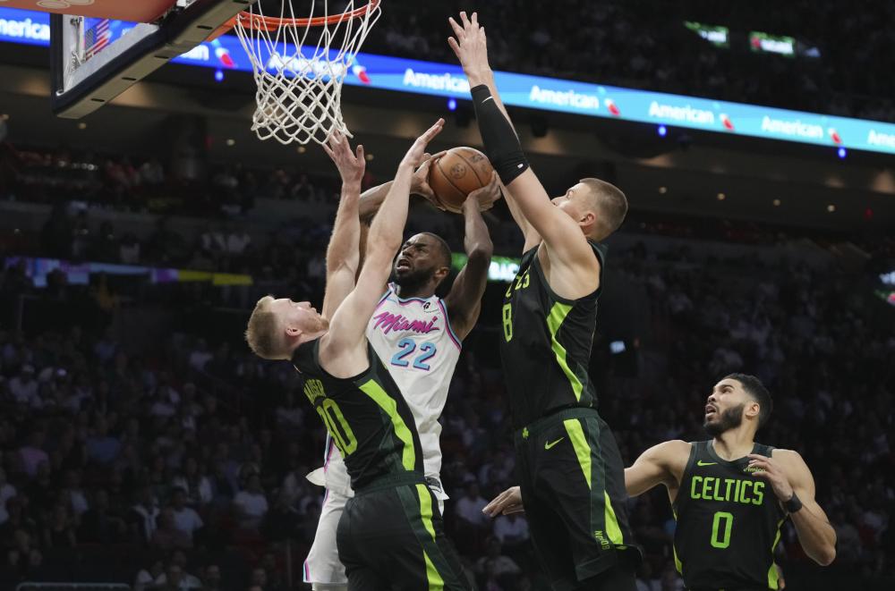 湖人连续两 湖人连续两