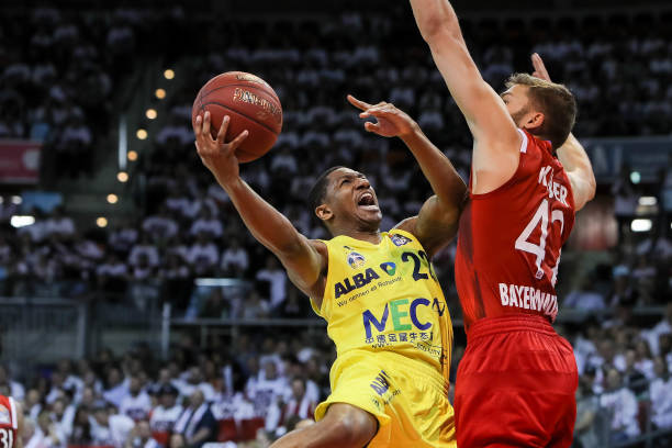 不易的胜利 不易的胜利